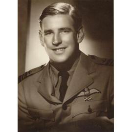 Ray Thorold-Smith, studio shot 
