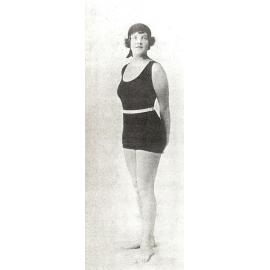 Lilian Owen, bathing beauty
