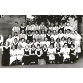 Manly Home Science class 2H1, 1952