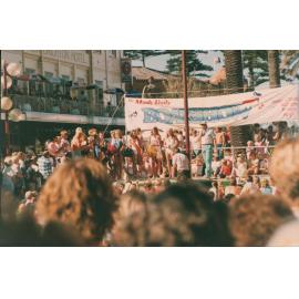 The Manly Daily Boatshow stage and crowd outside Brighton Hotel, Manly, 1985