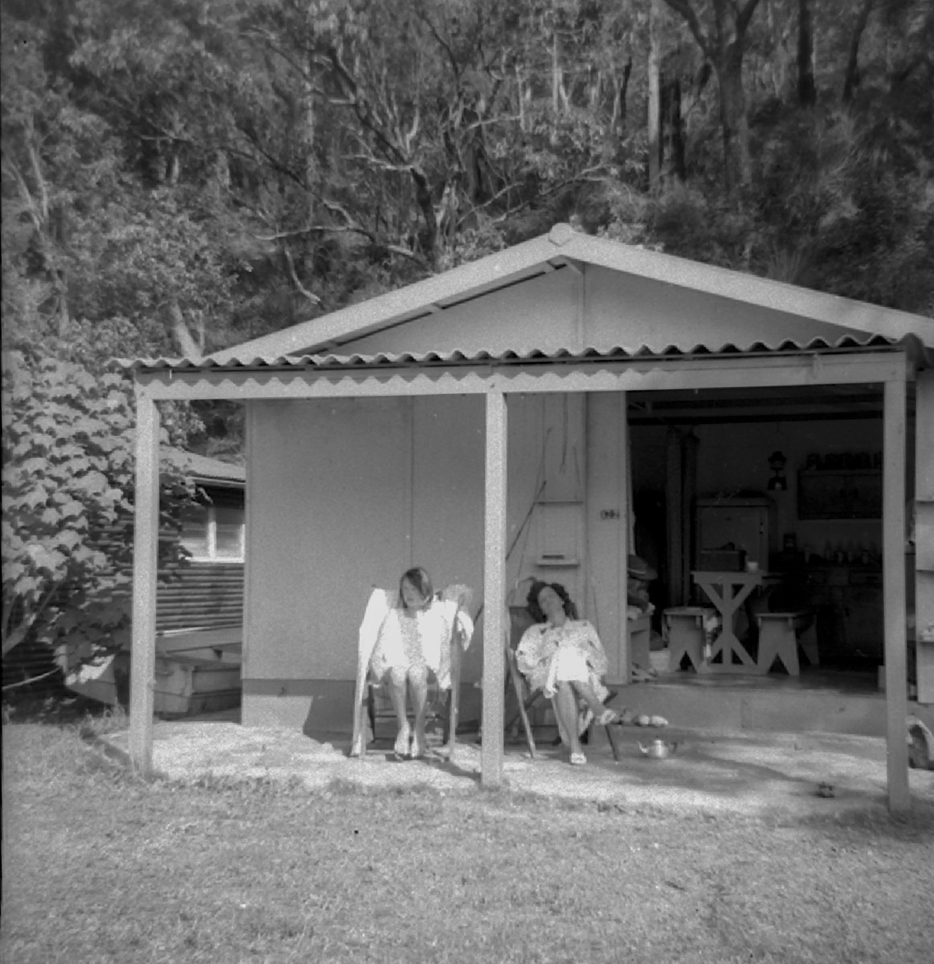 LH000989 - Summer Holidays at The Basin, Pittwater